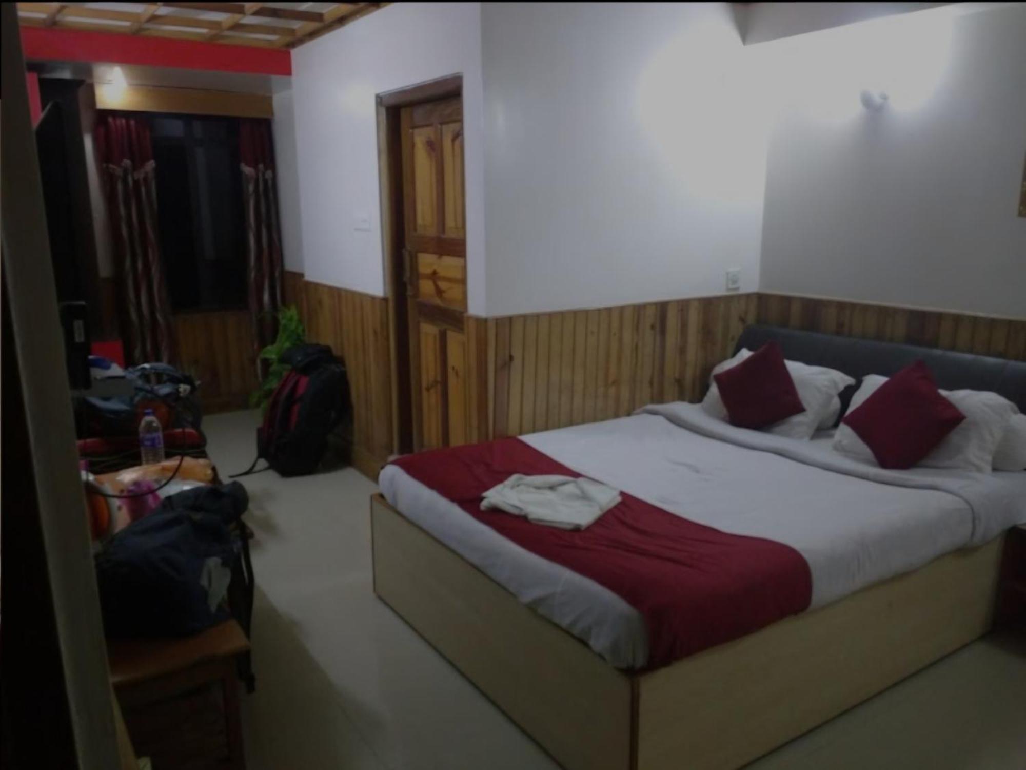 Hotel Knight Inn Shillong Bagian luar foto