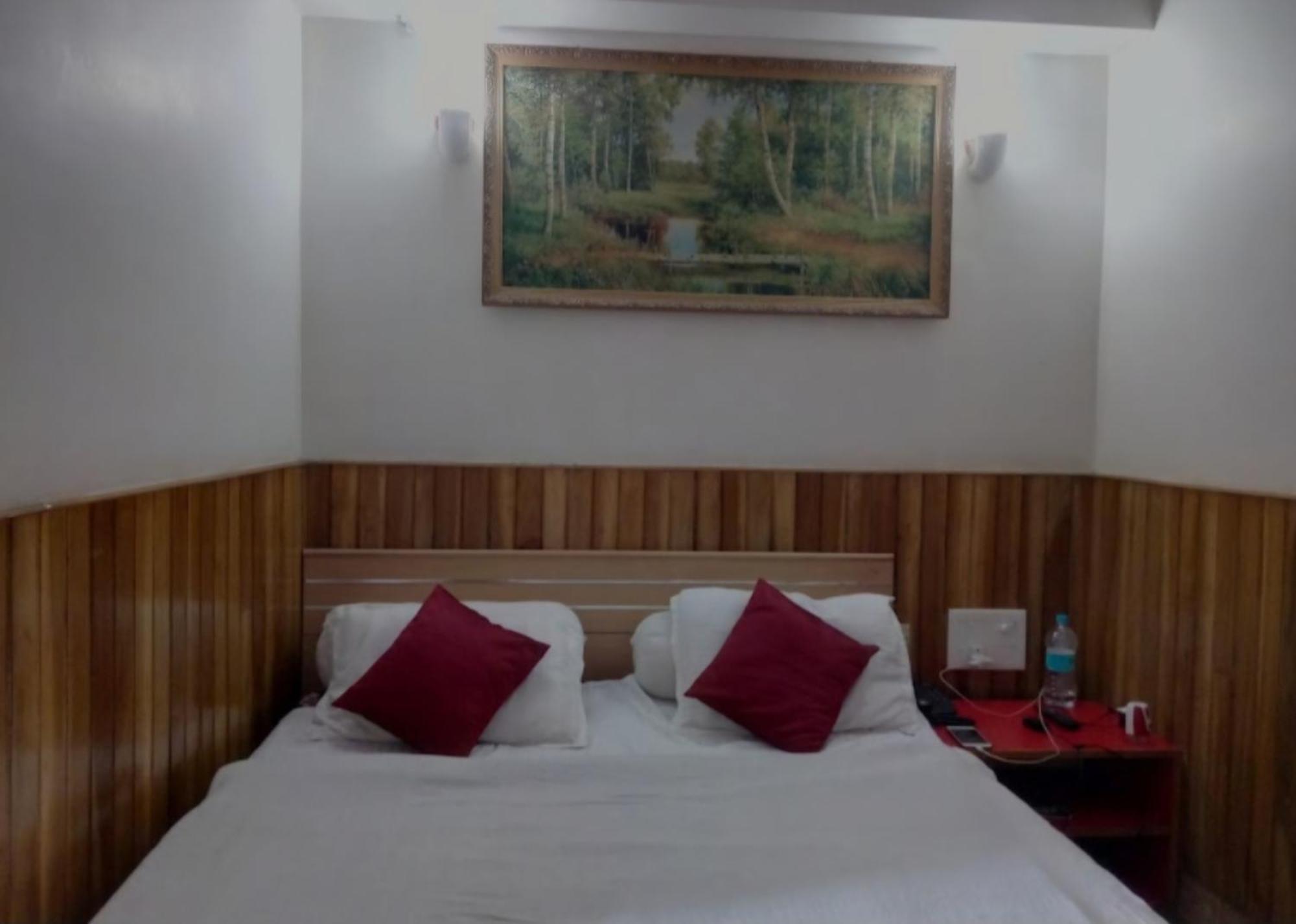Hotel Knight Inn Shillong Bagian luar foto